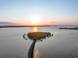 108 Enchanted Isles Cir, Mabank, TX 75156