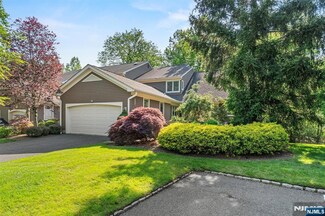 250 Westervelt Ln, Mahwah, NJ 07430