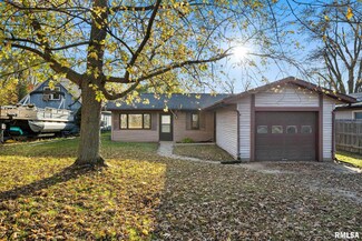 202 Orr Ave, Pekin, IL 61554
