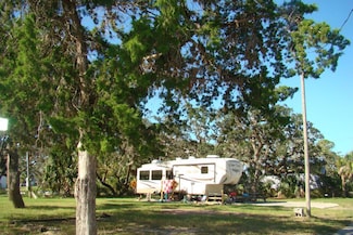 50 Main St, Horseshoe Beach, FL 32648