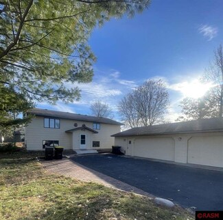 34 Meadowbrook Ct, North Mankato, MN 56003