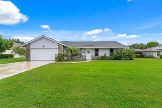 7447 Hazelwood Cir, Lake Worth, FL 33467