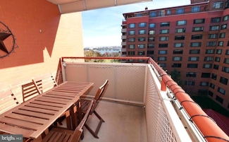 1021 Arlington Blvd Unit 942, Arlington, VA 22209