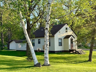 685 Main St W, Isle, MN 56342