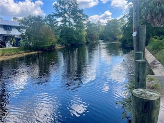 28452 Lake Dr N, Lacombe, LA 70445