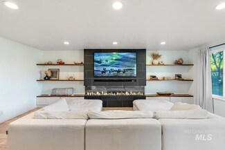 4465 S Five Mile Rd, Boise, ID 83709