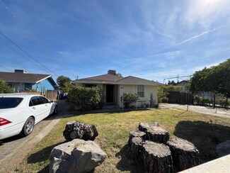 2611 W Dakota Ave, Fresno, CA 93705