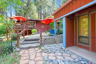 5560 Robinhood Ln, Pollock Pines, CA 95726