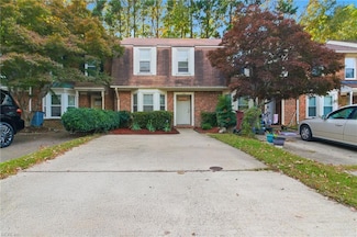 418 Middle Oaks Dr, Chesapeake, VA 23322