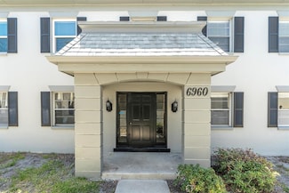 6960 Sunset Dr S Unit 2B, South Pasadena, FL 33707