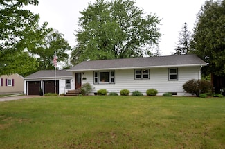 415 N Hubbard Ave, Litchfield, MN 55355