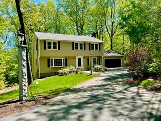 4 Kevin Cir, Framingham, MA 01701