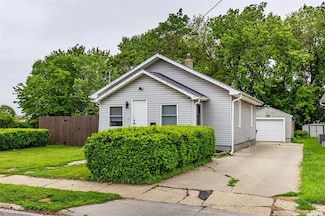 1410 E 21st St, Des Moines, IA 50317