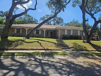 2486 Oak Park Dr, Ingleside, TX 78362