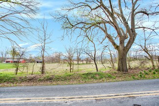10650 N 22nd St, Plainwell, MI 49080