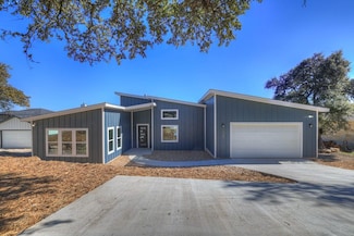 307 Lorne Rd, Canyon Lake, TX 78133