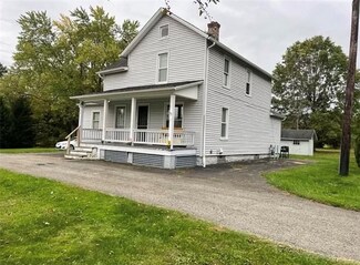2188 Rombold Rd, Hermitage, PA 16148