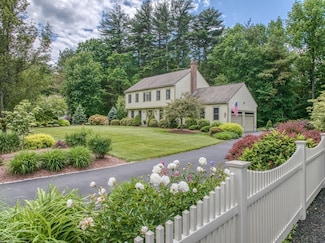 27 Jamie Ln, Hopkinton, MA 01748