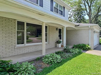 3385 Muerknoll Dr, Troy, MI 48084