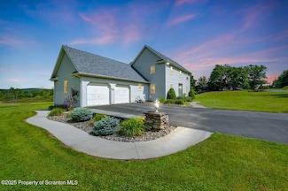 55 Wilbur Hill Rd, West Abington Township, PA 18414