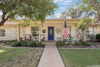 1004 N Shorewood Dr, Granite Shls, TX 78654