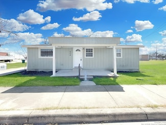 204 W Langley Blvd, Universal City, TX 78148