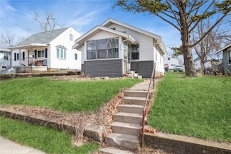 854 12th St NE, Cedar Rapids, IA 52402