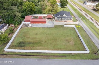 311 NW Center St, Calypso, NC 28325