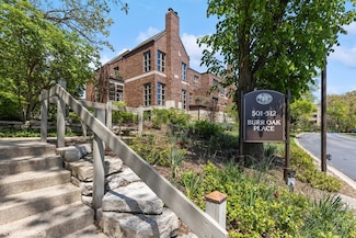509 Burr Oak Place Unit 509, Hinsdale, IL 60521