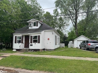614 W Jackson Ave, Fairfield, IA 52556
