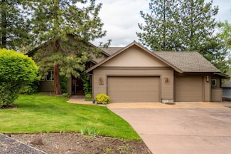 2932 NW Fairway Heights Dr, Bend, OR 97701