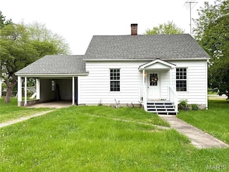 405 W Magnolia St, Marine, IL 62061