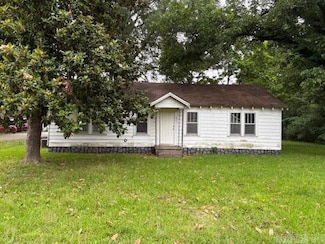 821 E 5th St, Hope, AR 71801