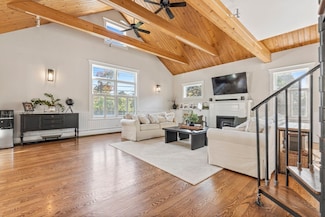 11 Crowley Rd, Burlington, MA 01803