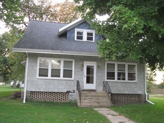 143 S State St, Franklin Grove, IL 61031