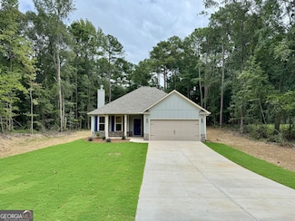 134 Country World Dr, Macon, GA 31211