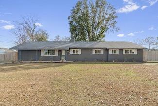 2948 Barton Rd, Crestview, FL 32539