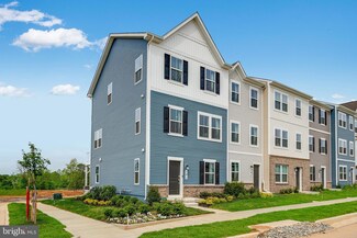 67 Short Branch Dr, Ranson, WV 25438