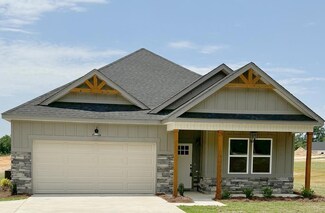 1610 E Smithville Rd, Dothan, AL 36301