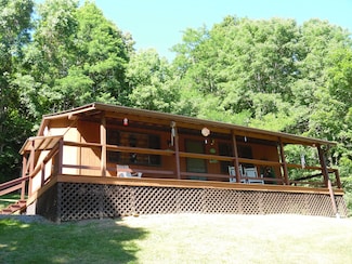1180 Black Bear Trail, Hillsboro, WV 24946