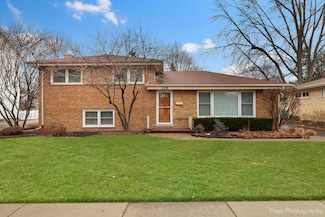 318 Dawes St, Libertyville, IL 60048