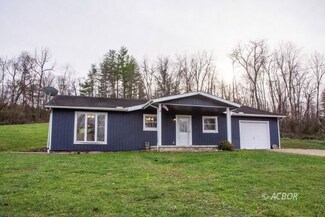 6435 Meadowbrook Rd, Albany, OH 45710
