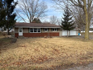 1044 Lake Dr, Colon, MI 49040