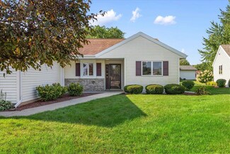 521 Meadowbrook Ct Unit 521, Marshall, WI 53559