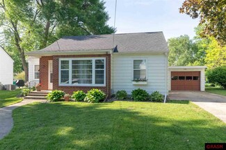 216 216 Se 7th St, Waseca, MN 56093
