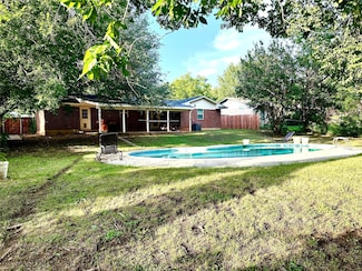 1602 England Rd, Arlington, TX 76013