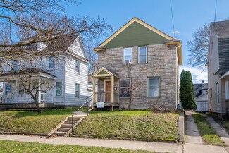 10 Palmer St NE, Grand Rapids, MI 49505