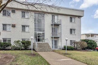 24 Inman St Unit 8, Lawrence, MA 01843
