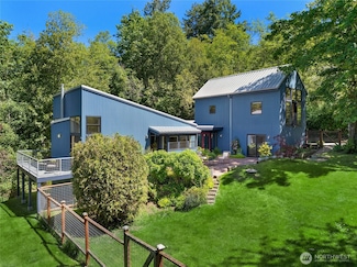 5204 Lynwood Center Rd NE, Bainbridge Island, WA 98110