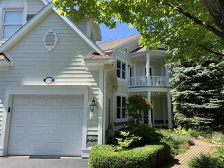 3680 Cliffs Dr, Petoskey, MI 49770
